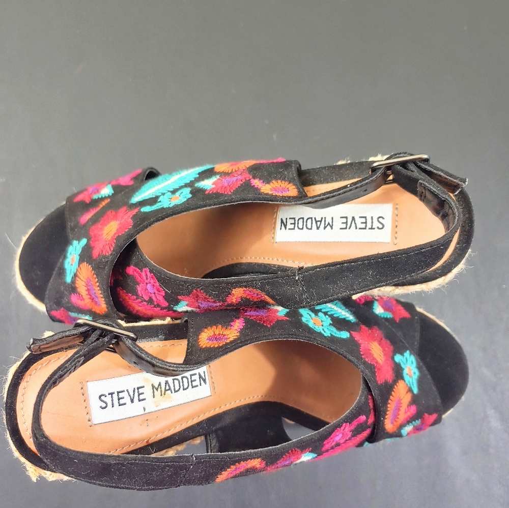 Steve Madden "Razed" Wedges - Picture 5 of 8